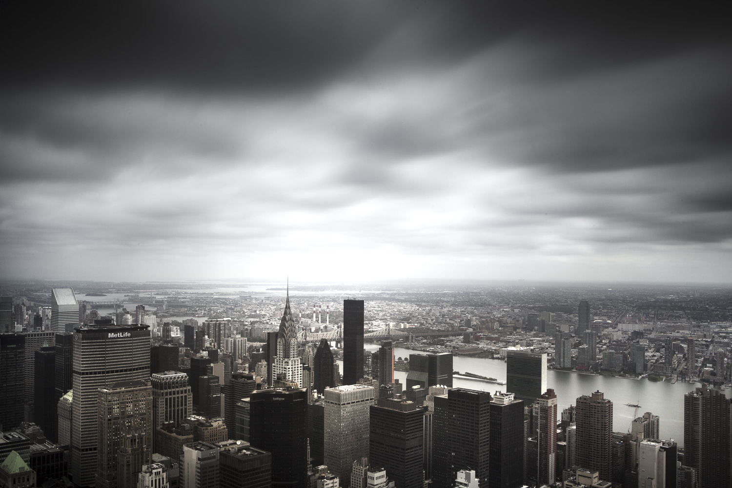 Galerie Wallpepper Photographie d art - Lunaire : gotham ©marc josse